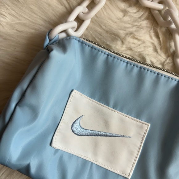 Colorful Natalie Nike Bag - Picture 2 of 4